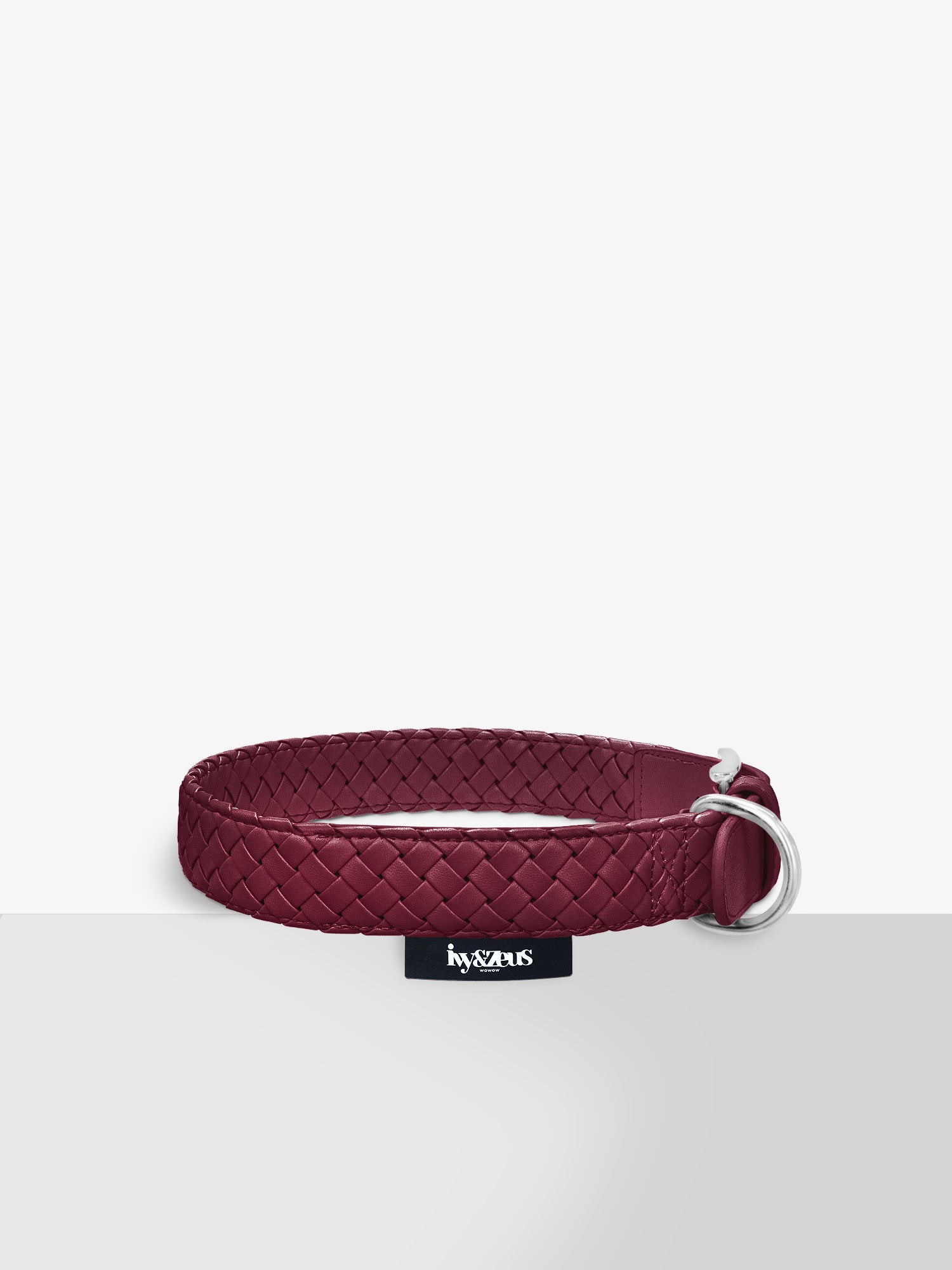 Geflochtenes Hundehalsband in Rusty Bordeaux, Studioaufnahme
