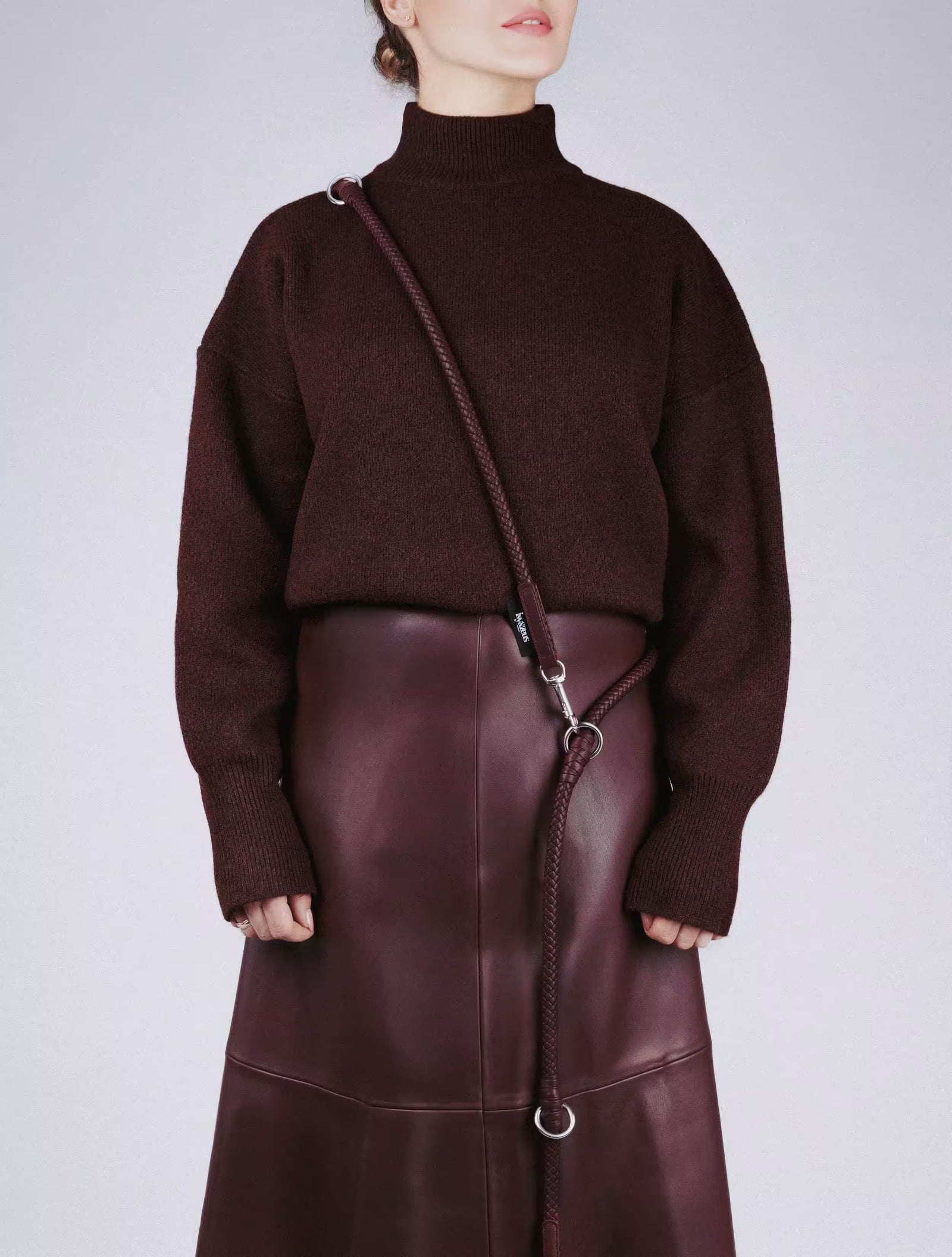 Refined Flexibility: The Rusty Leash in Burgundy
