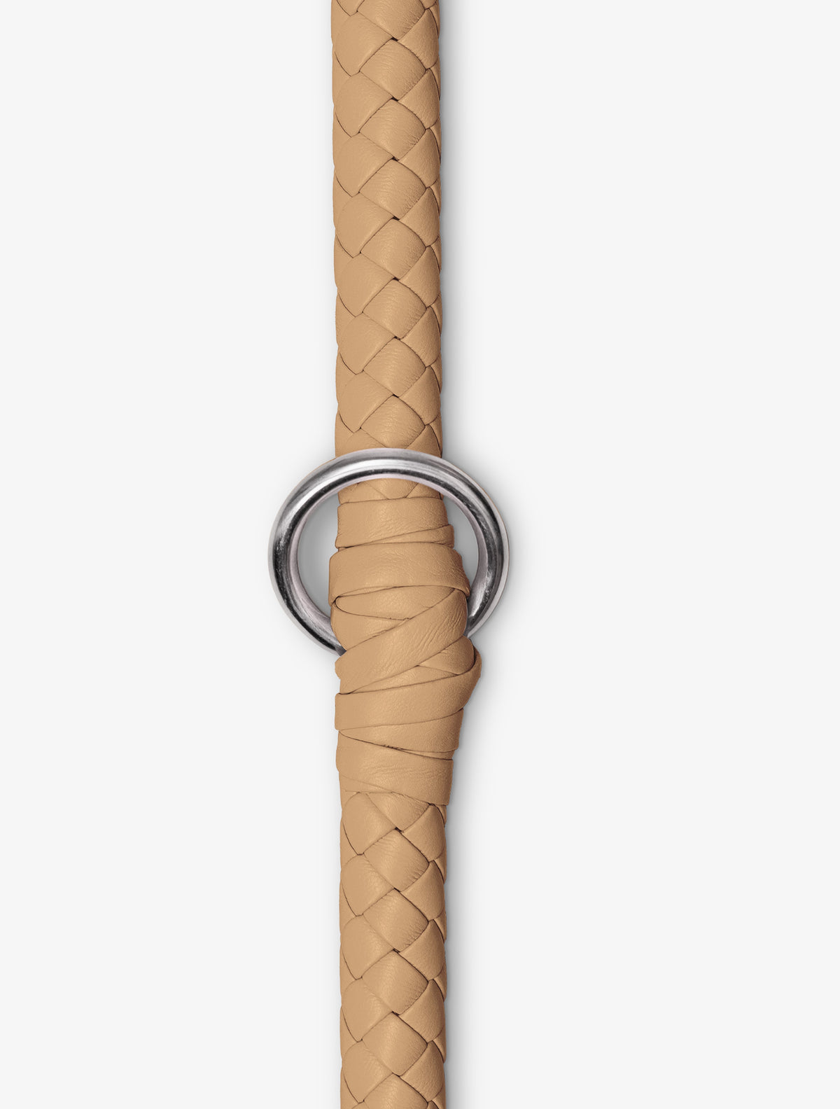 Detailaufnahme einer geflochtenen Hundeleine in Safari Beige mit Metallring