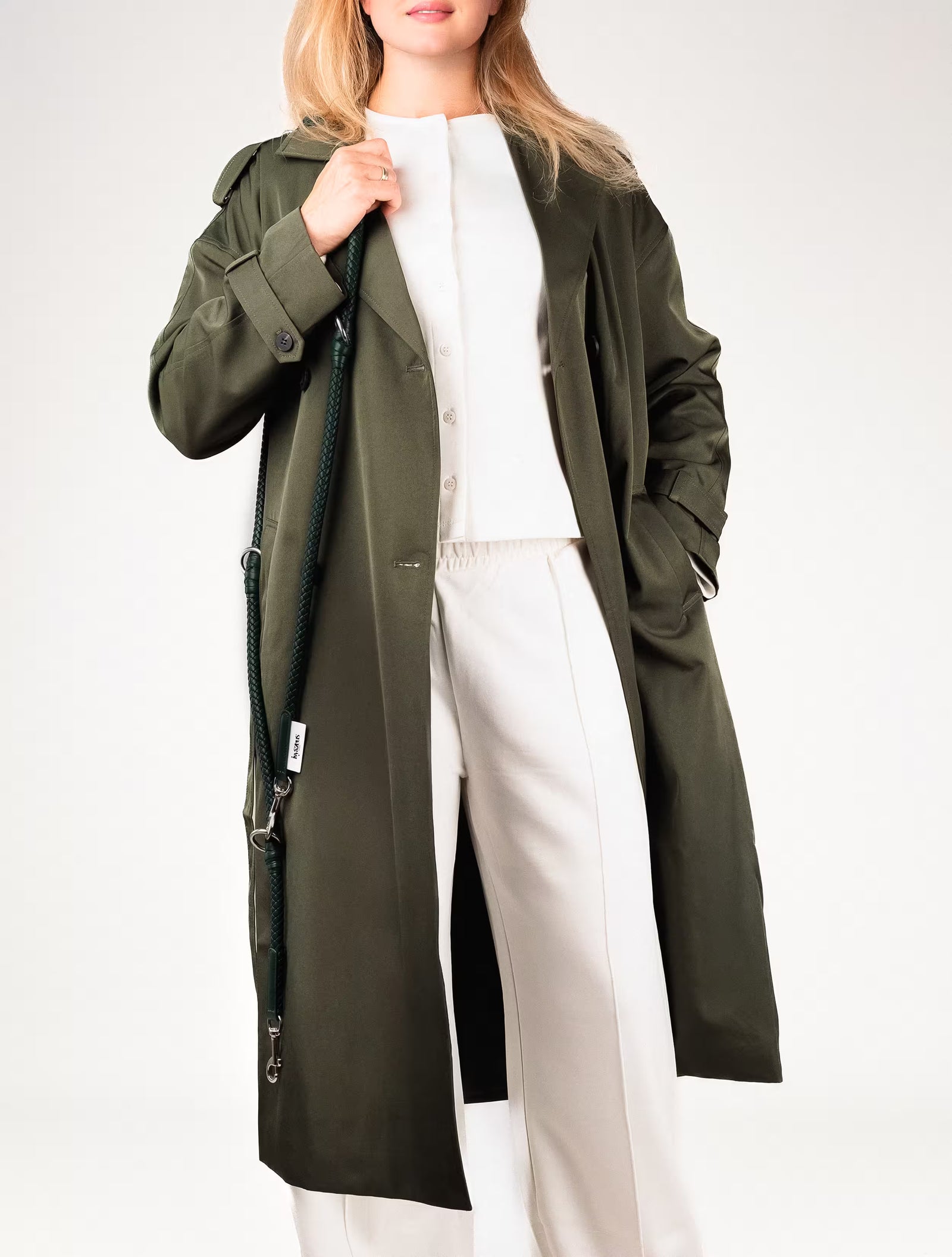 Refined Flexibility: The Forest Leash in Forest Green